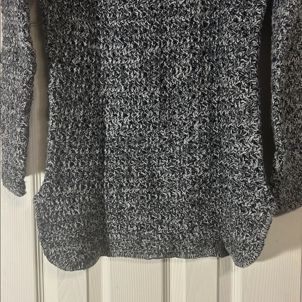 🦄2/$9🦄 Sydney Gould back white knit sweater vintage